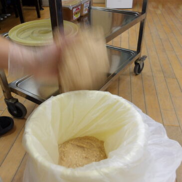 手作りみその天地返し🖐️！