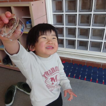 🥰自分でつくった氷に触ったよ！🧊